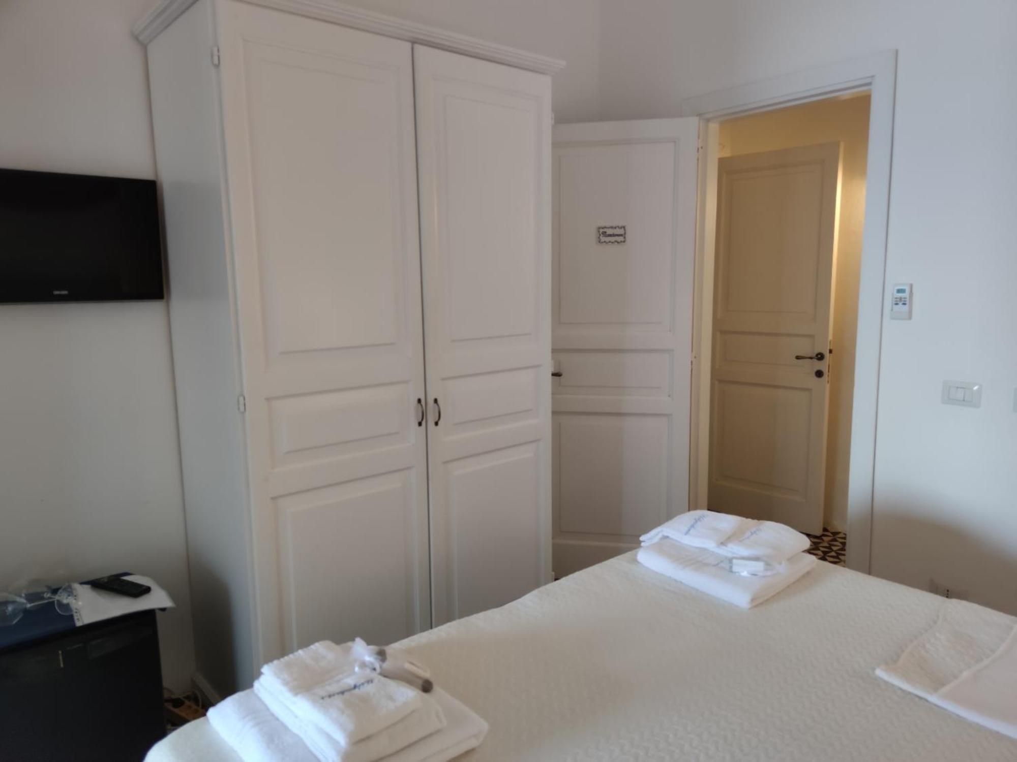 Halgoduria Hotel Santa Marina Salina Szoba fotó